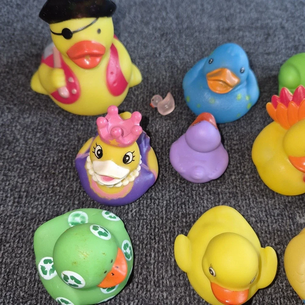 Lot Of Rubber Ducks, Jeep, Fun, Bath